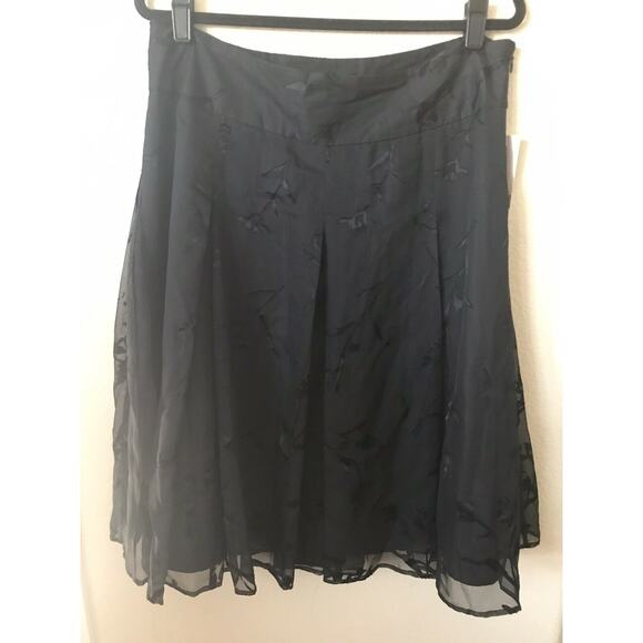 Hillard & Hanson Black Floral Lined Pleated A Line Women’s Skirt Size 12 - Picture 2 of 4